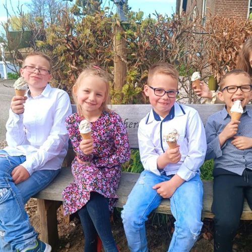 placeholder img alt text